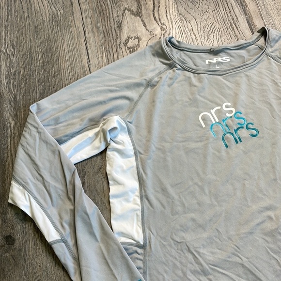 NRS Women’s H2Core Silkweight Grey and White long Sleeve Shirt, size large - Picture 5 of 10